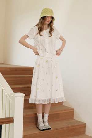 Flower embroidery lace skirt