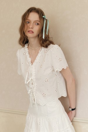 Embroidery ruffle ribbon blouse