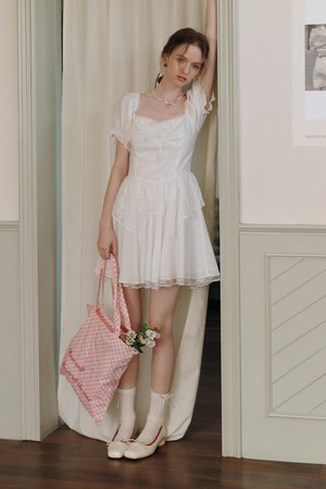 ワンピース [Cest Moidew] Petite lace pearl bow dress Petite lace pearl bow dress_Cest Moidew - 코오롱몰