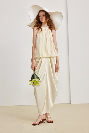 Off-the-shoulder long dress