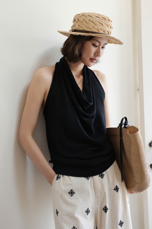 Swing collar sleeveless vest top