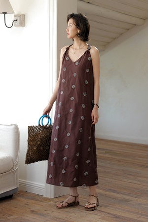 V-neck halterneck dress