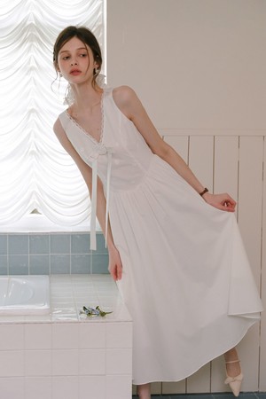 Flower v-neck sleeveless dress