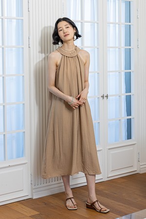 Solid color sleeveless dress_BEIGE