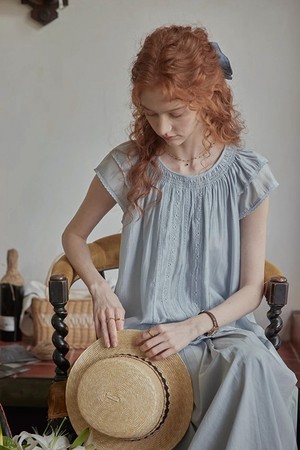 Lace double-layer sleeve blouse