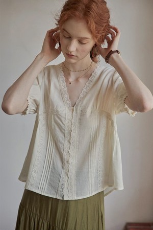 Embroidered lace puff sleeve blouse