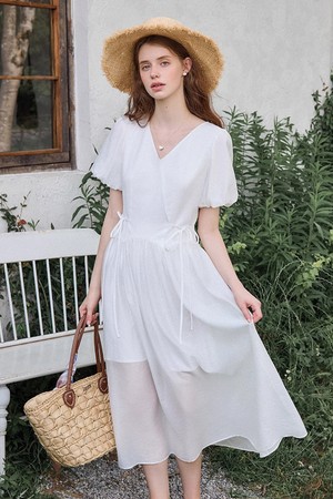 Puff sleeve ribbon dress