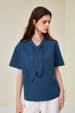 Rabbit collar short blue blouse