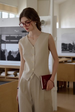 Ramie french v-neck vest