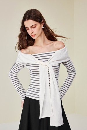Style boat neck ribbon top