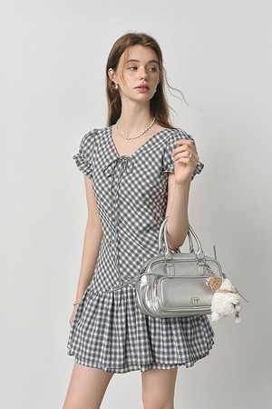 Plaid v-neck puff sleeve dress
