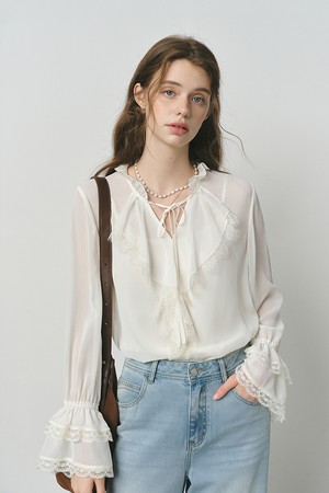 Lace frill bell sleeve blouse
