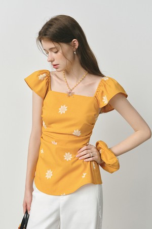 Shirring square neck blouse