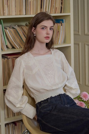 Embroidery waist blouse