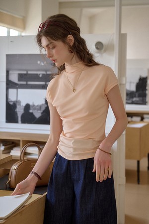 Semi-turtleneck raglan top