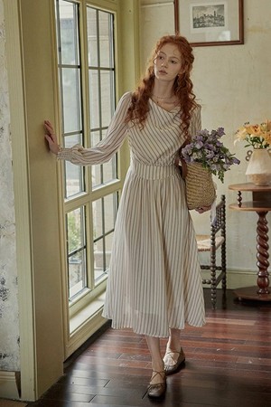 Stripe ribbon puff sleeve dress