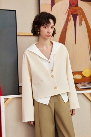 V-neck single-breasted jacket