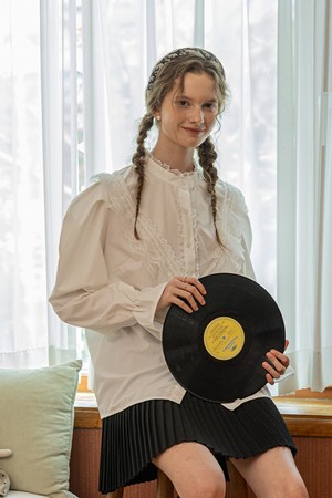 Lace trumpet sleeve shirt_WHITE