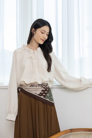 V-neck pleated shirt_2color