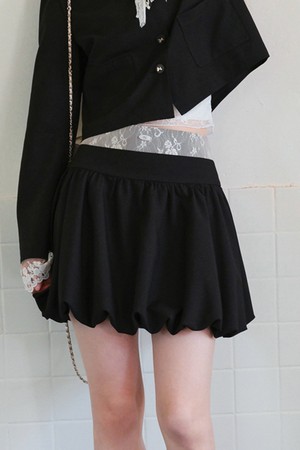 Black lace balloon skirt