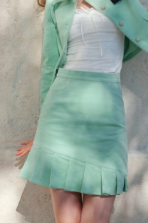 Corduroy half pleated skirt