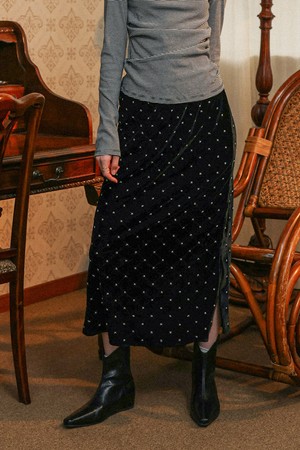 Four-leaf velvet skirt_BLACK