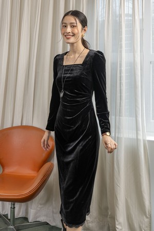 Square neck velvet dress_BLACK