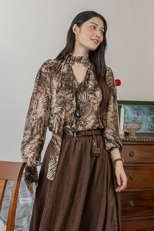 Feather print tie shirt_BROWN