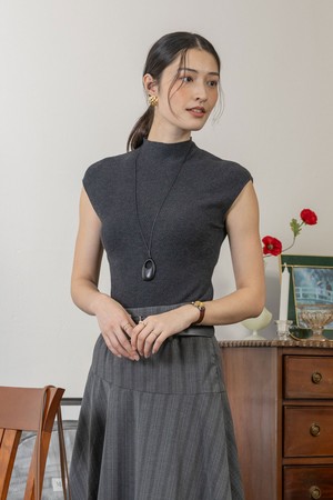 Simple sleeveless knit top_2color