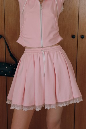 Pink lace banding skirt