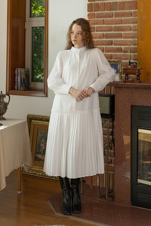 Half pleated dress_2color