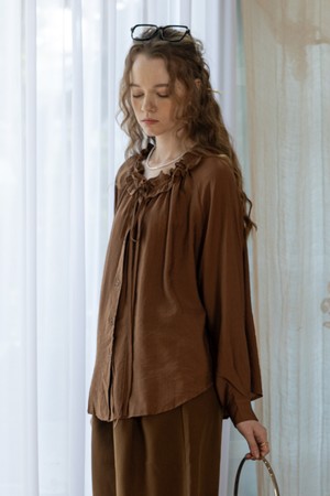 Ruffle neck ribbon blouse_2color