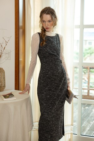 Embed belt sleeveless dress_BLACK