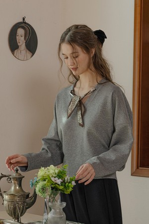 V-neck scarf integrated top_2color