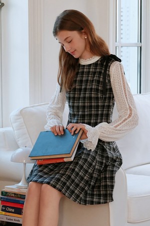 Plaid pleated sleeveless dress