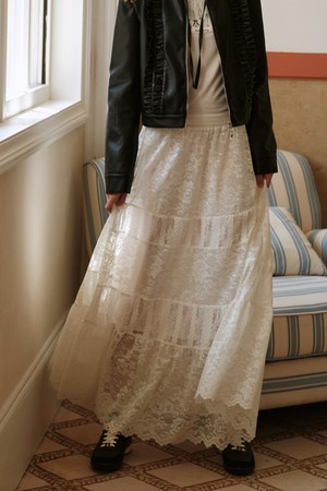 Lace splicing velvet skirt