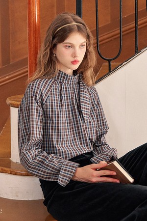 Bow stand-up collar blouse