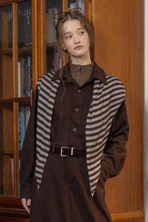 Button-up crew neck knit top_BROWN