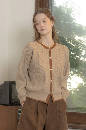 Elegant brown knit cardigan