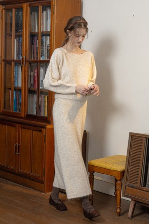 Loose neckline knit top and skirt set_IVORY