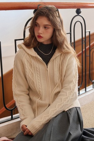 Cable all knitted cardigan_2color