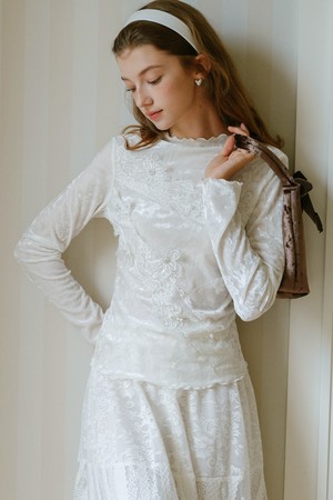 Lace flower velvet long sleeve top