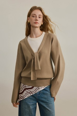 Lace-collar pullover knit