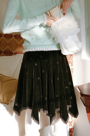 Butterfly pattern velvet skirt