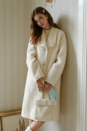 Pearl flower button coat