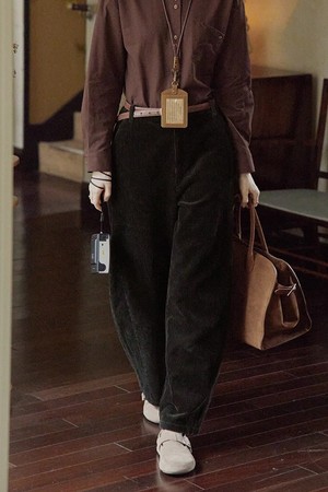 Corduroy curved pants