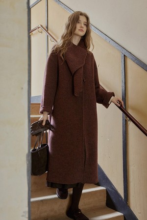 Simple scarf button coat