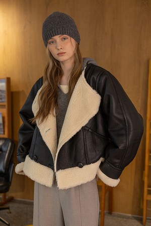 Crew neck loose mustang coat_BLACK IVORY