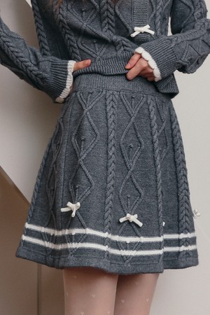 Bow cable knit skirt
