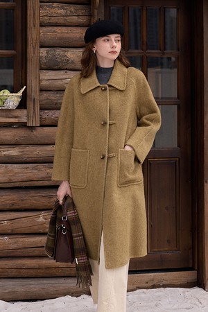 Buckle horn lapel coat